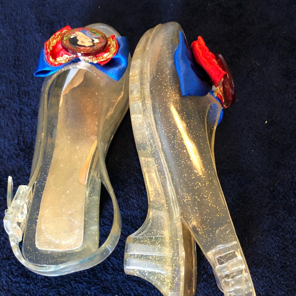 Shoes - Picture 4 of 10